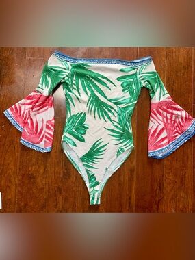 FLYING TOMATO OFF SHOULDER PALM LEAVES BELL SLEEVE BODY SUIT WOMENS SIZE S